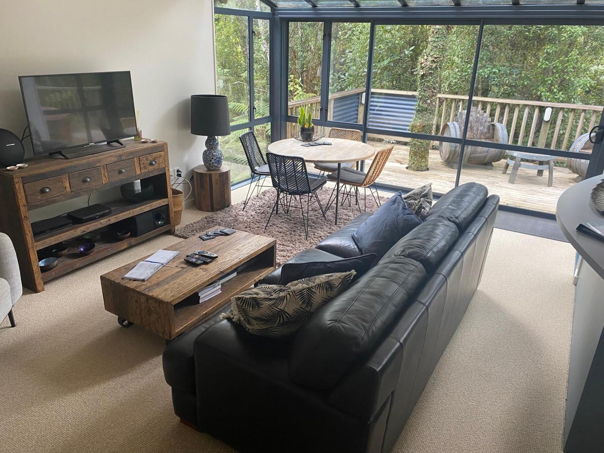 Luxury Couples Retreat Limited Apartment